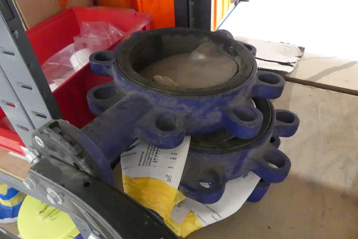 3x Ari Absperrklappe mit Handhebel DN150 / PN16, JS1030